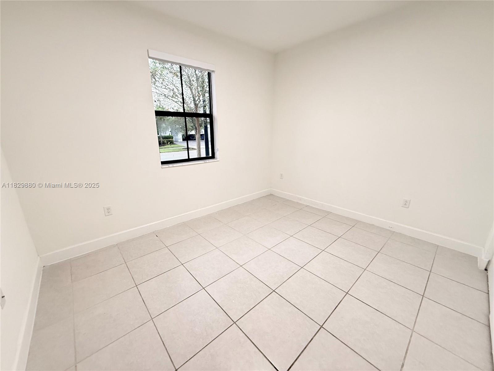 PINE ISLE PINE VISTA - Residential