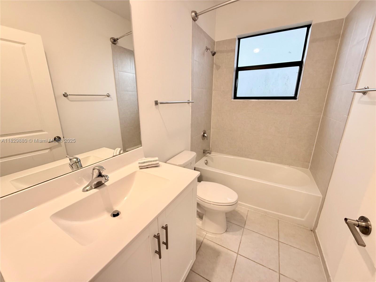 PINE ISLE PINE VISTA - Residential