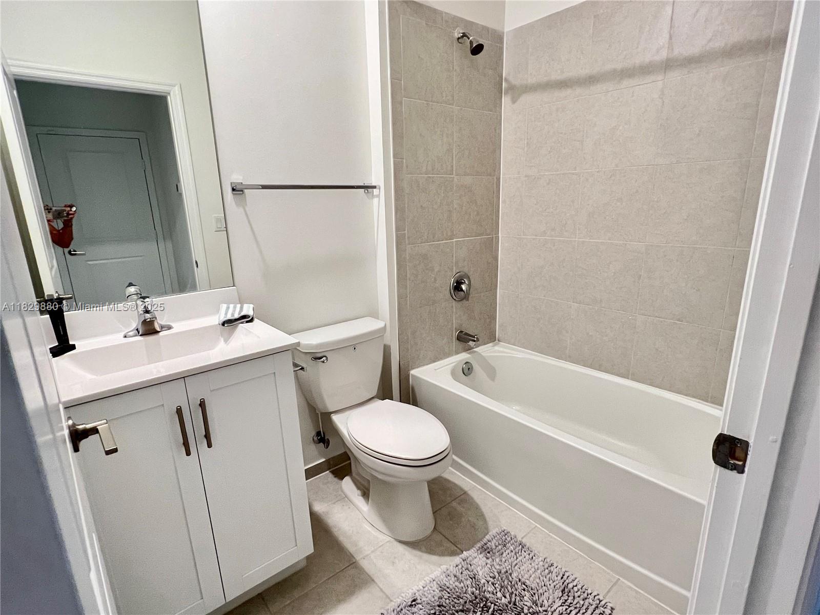 PINE ISLE PINE VISTA - Residential