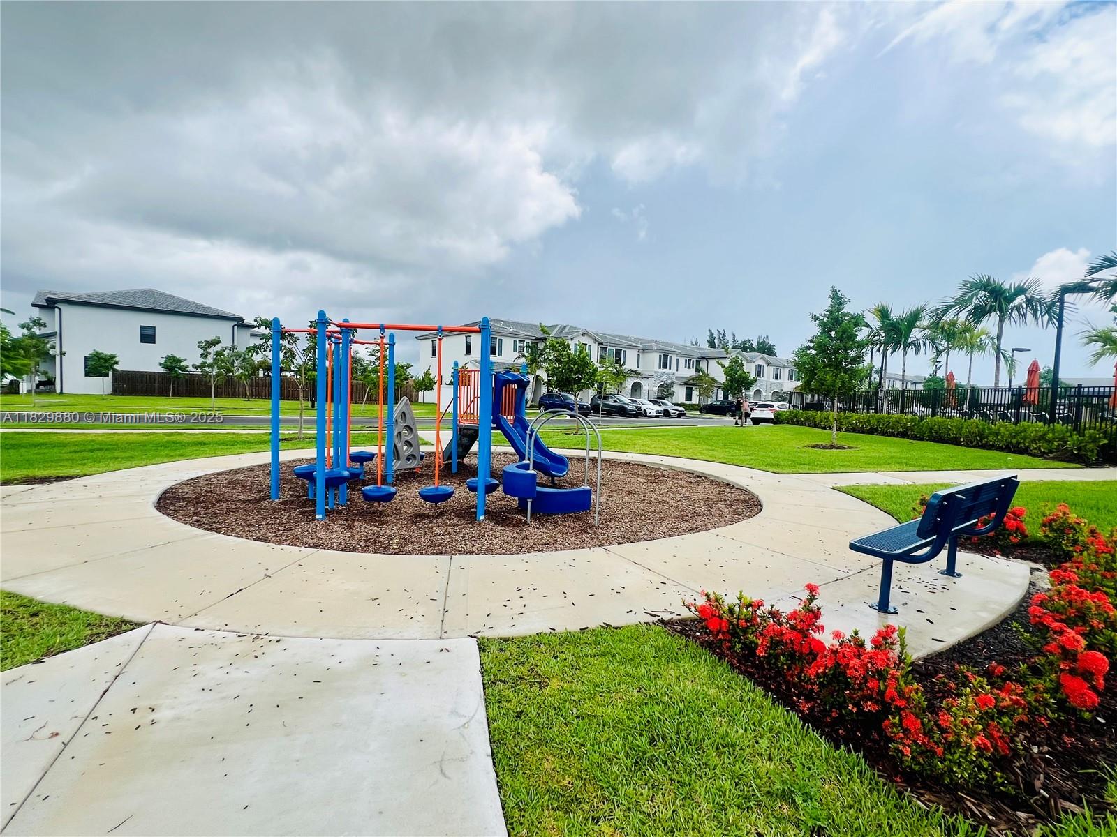 PINE ISLE PINE VISTA - Residential