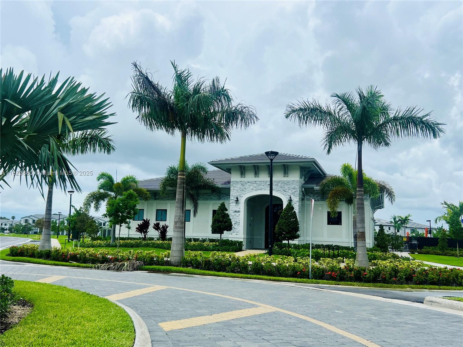 PINE ISLE PINE VISTA - Residential