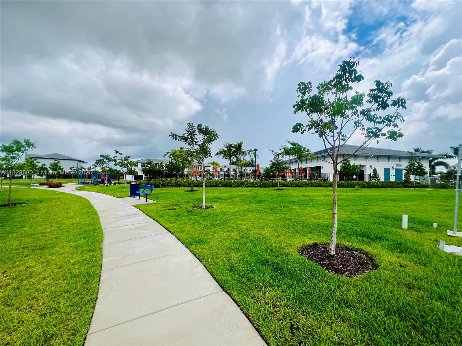 PINE ISLE PINE VISTA - Residential