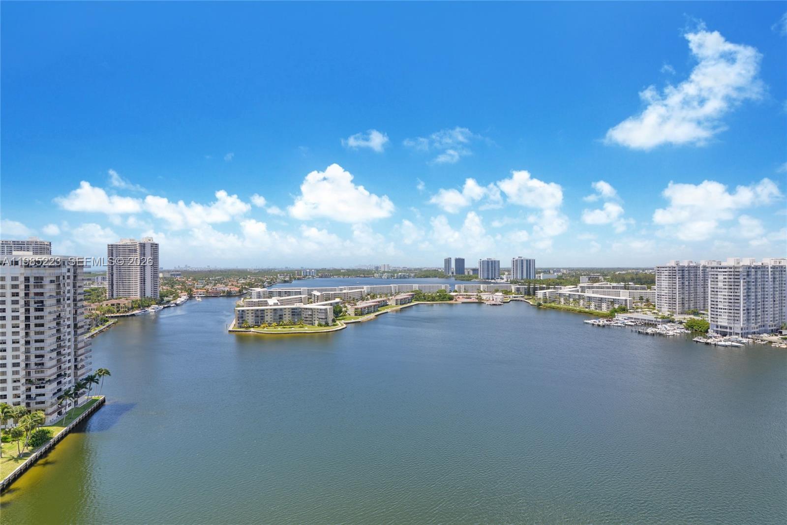 2801 NE 183rd St 912W