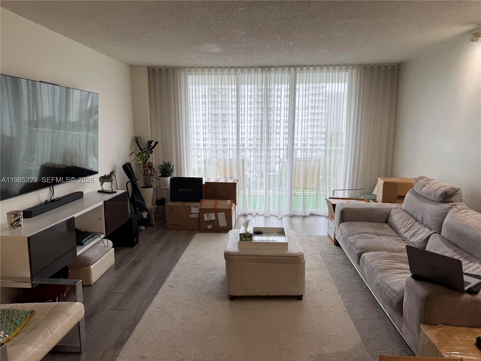 2801 NE 183rd St 912W