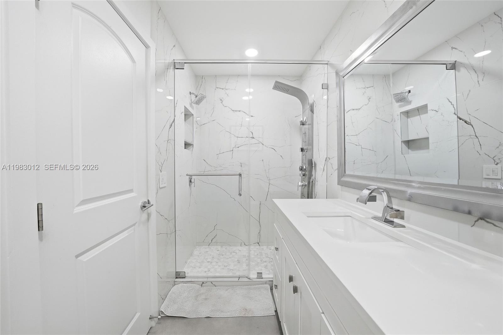 CALUSA CLUB ESTATES 6TH A - Residential