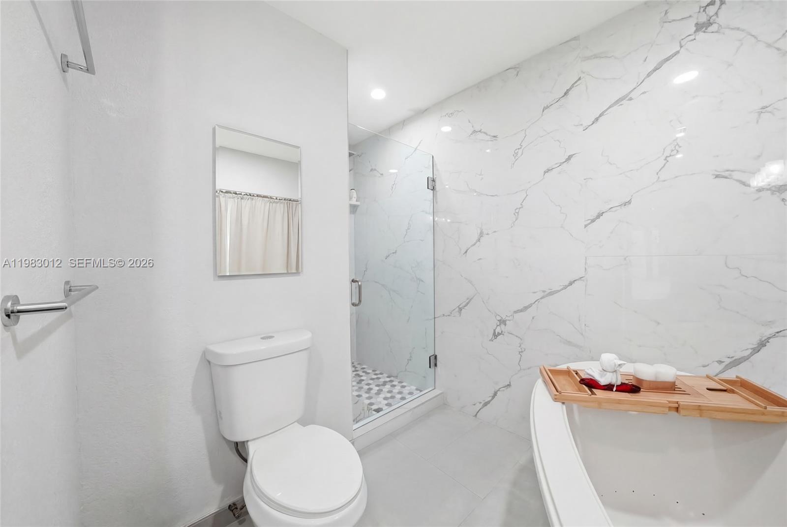 CALUSA CLUB ESTATES 6TH A - Residential