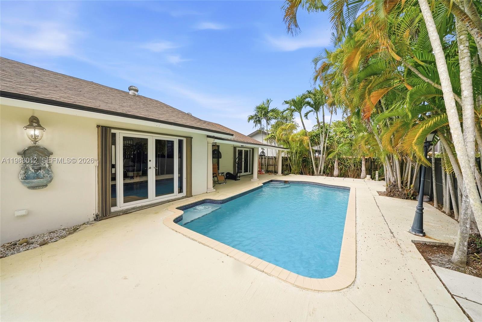 CALUSA CLUB ESTATES 6TH A - Residential