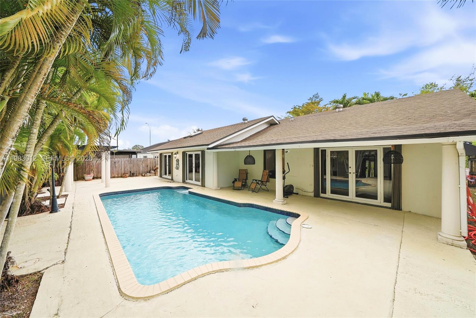 CALUSA CLUB ESTATES 6TH A - Residential