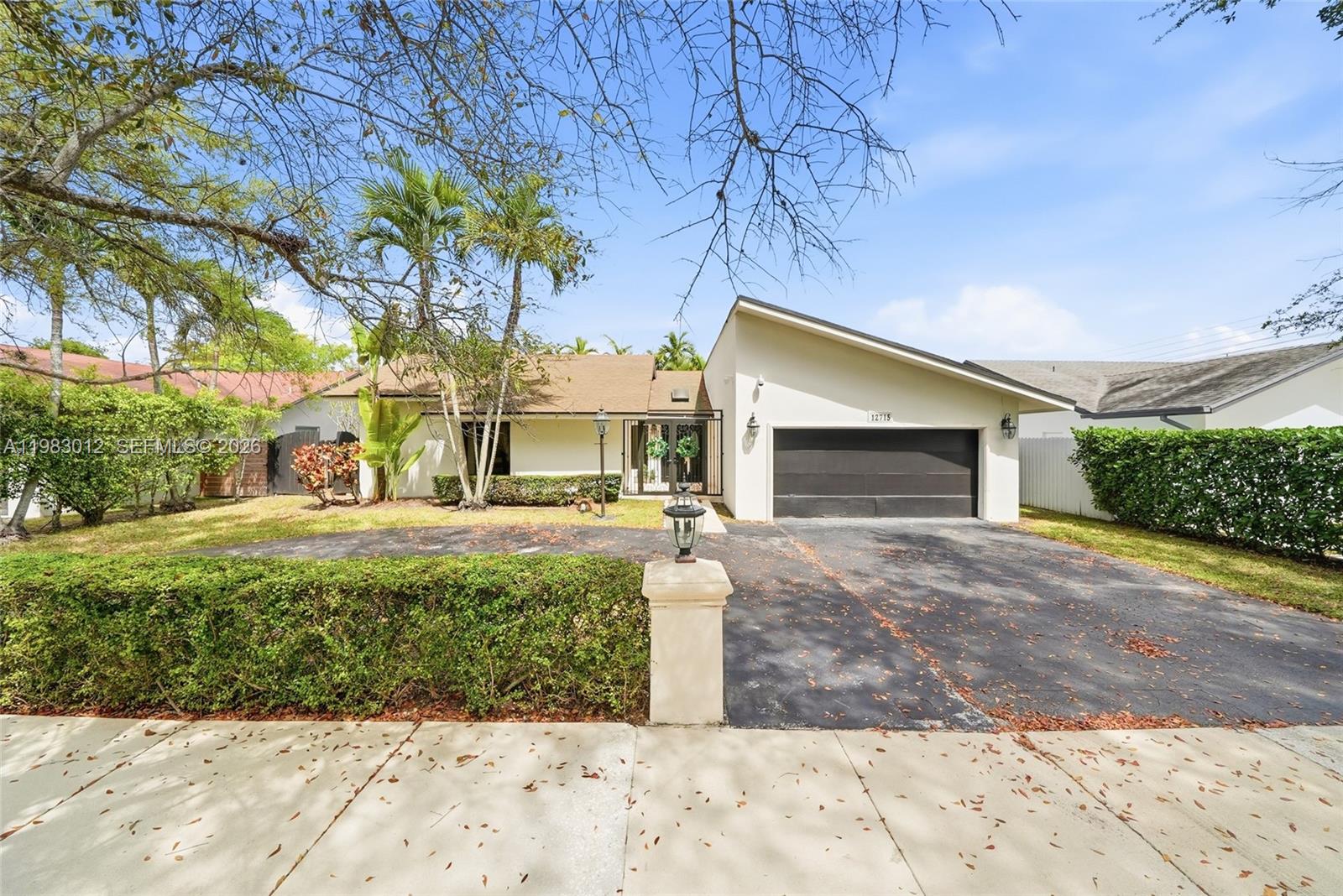 CALUSA CLUB ESTATES 6TH A - Residential