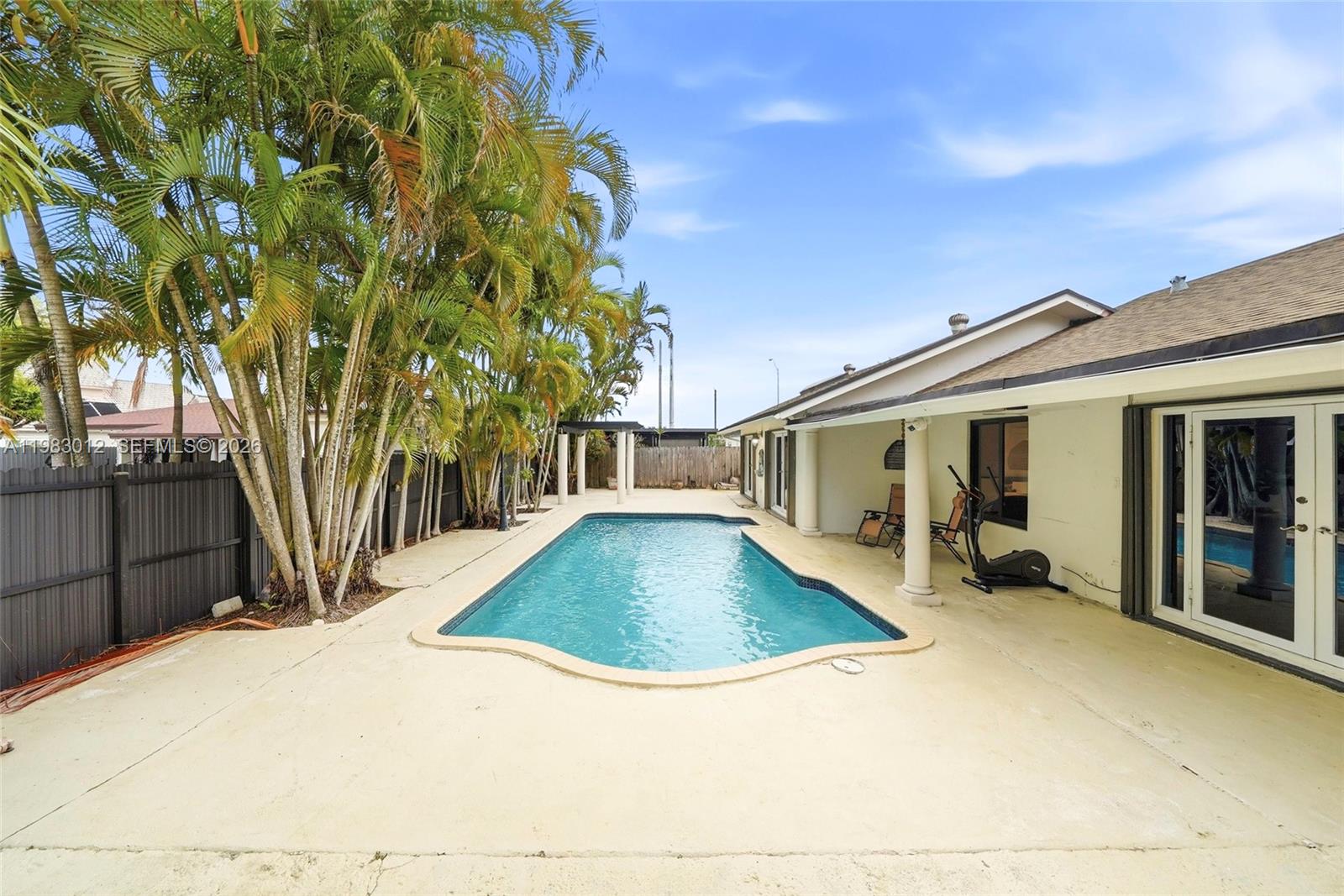 CALUSA CLUB ESTATES 6TH A - Residential