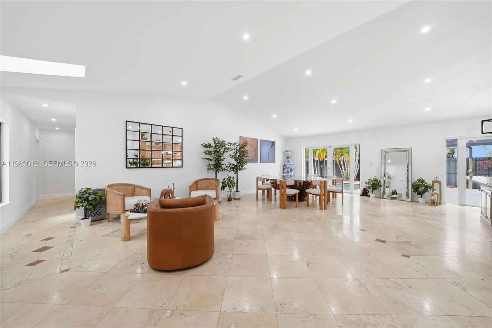 CALUSA CLUB ESTATES 6TH A - Residential