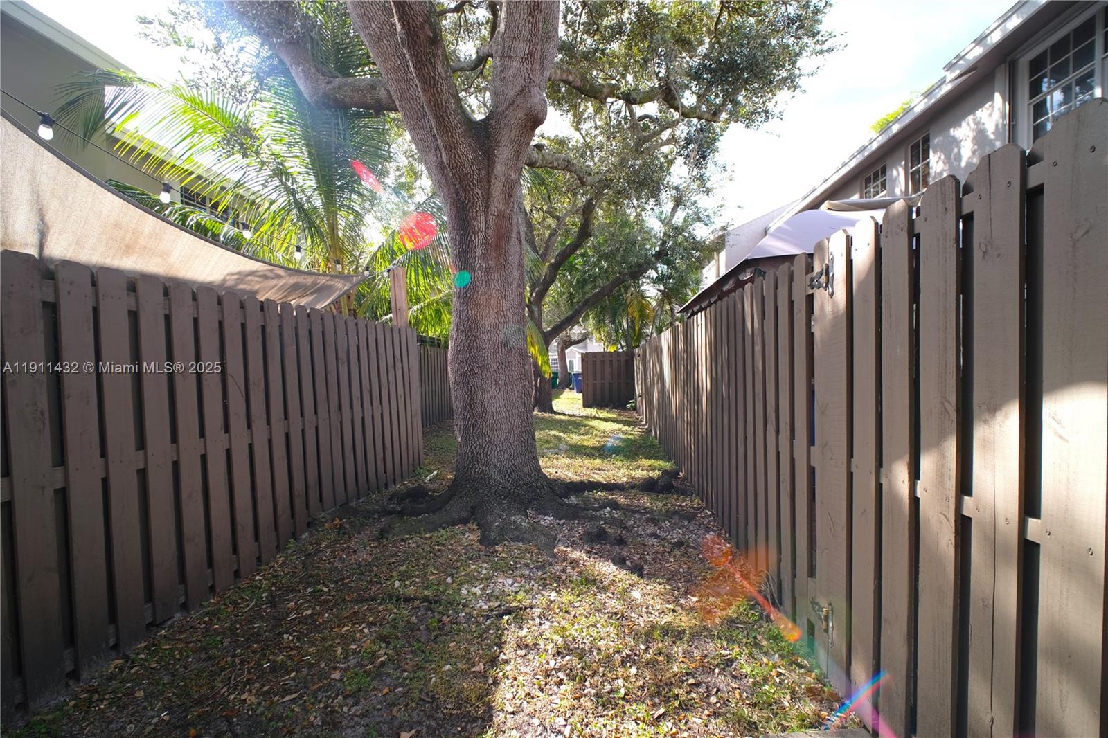 FLAMINGO GARDENS - Residential