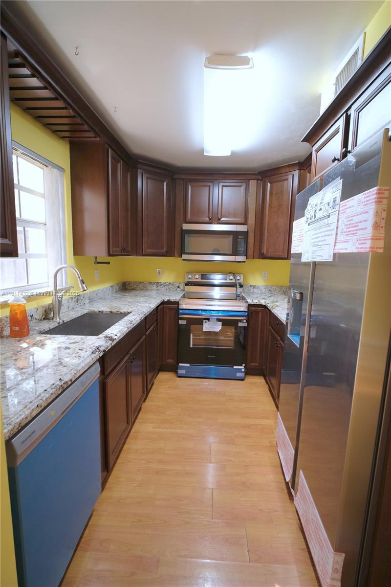 FLAMINGO GARDENS - Residential