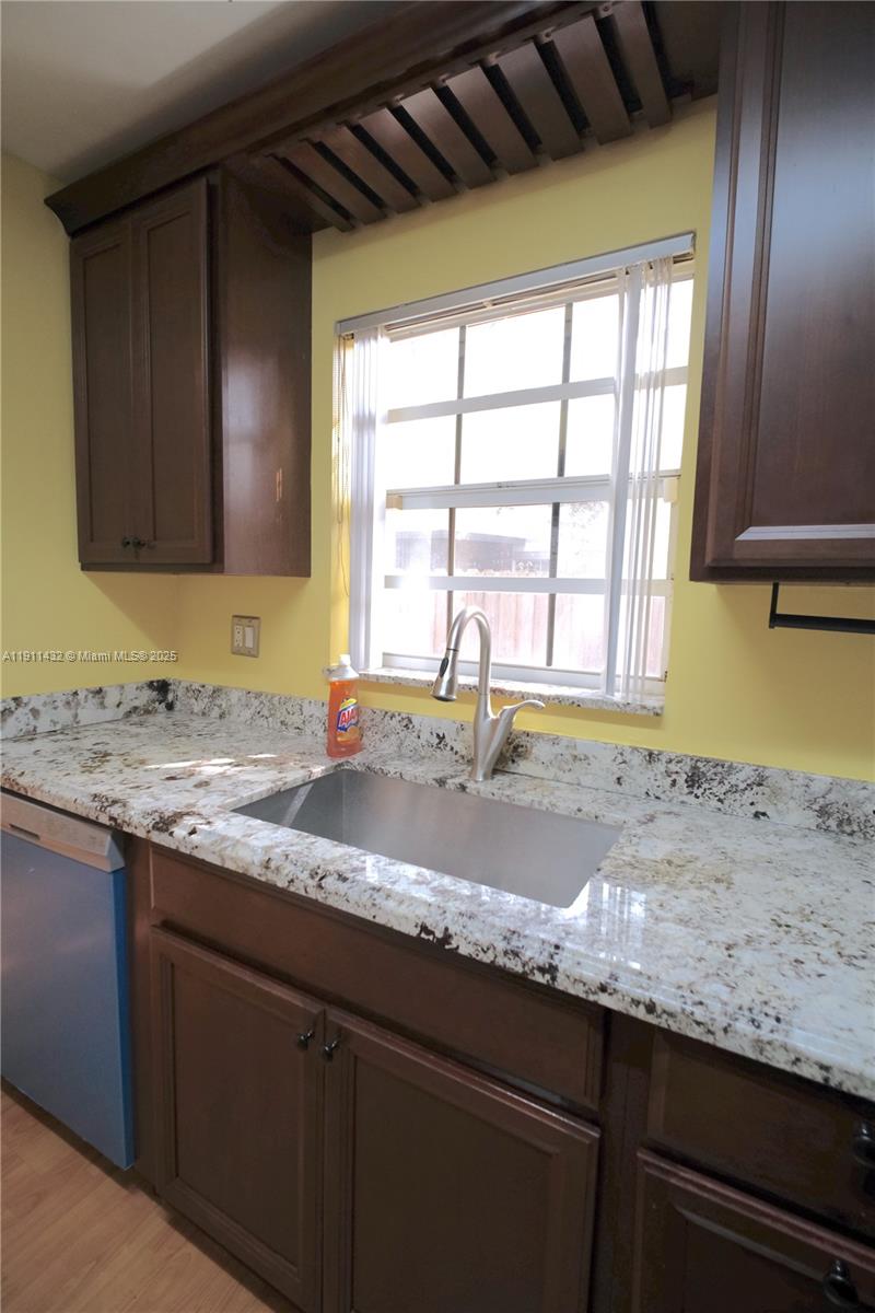 FLAMINGO GARDENS - Residential