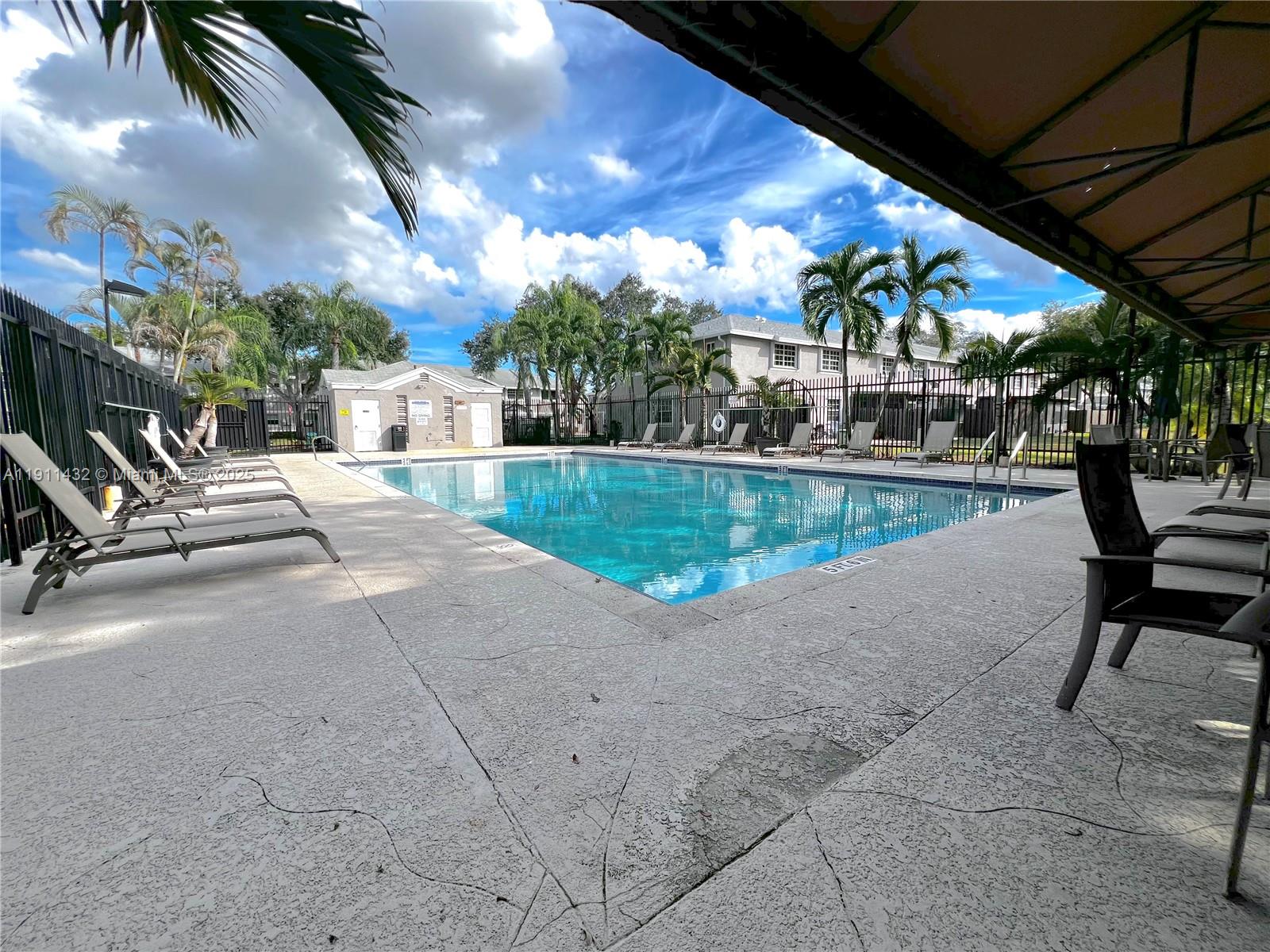 FLAMINGO GARDENS - Residential