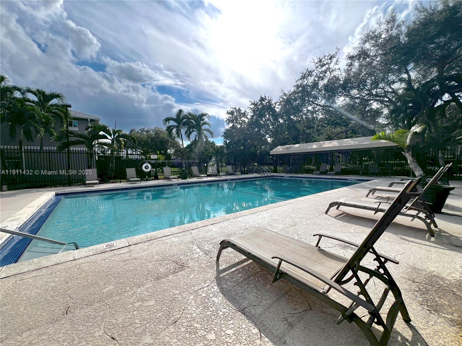 FLAMINGO GARDENS - Residential