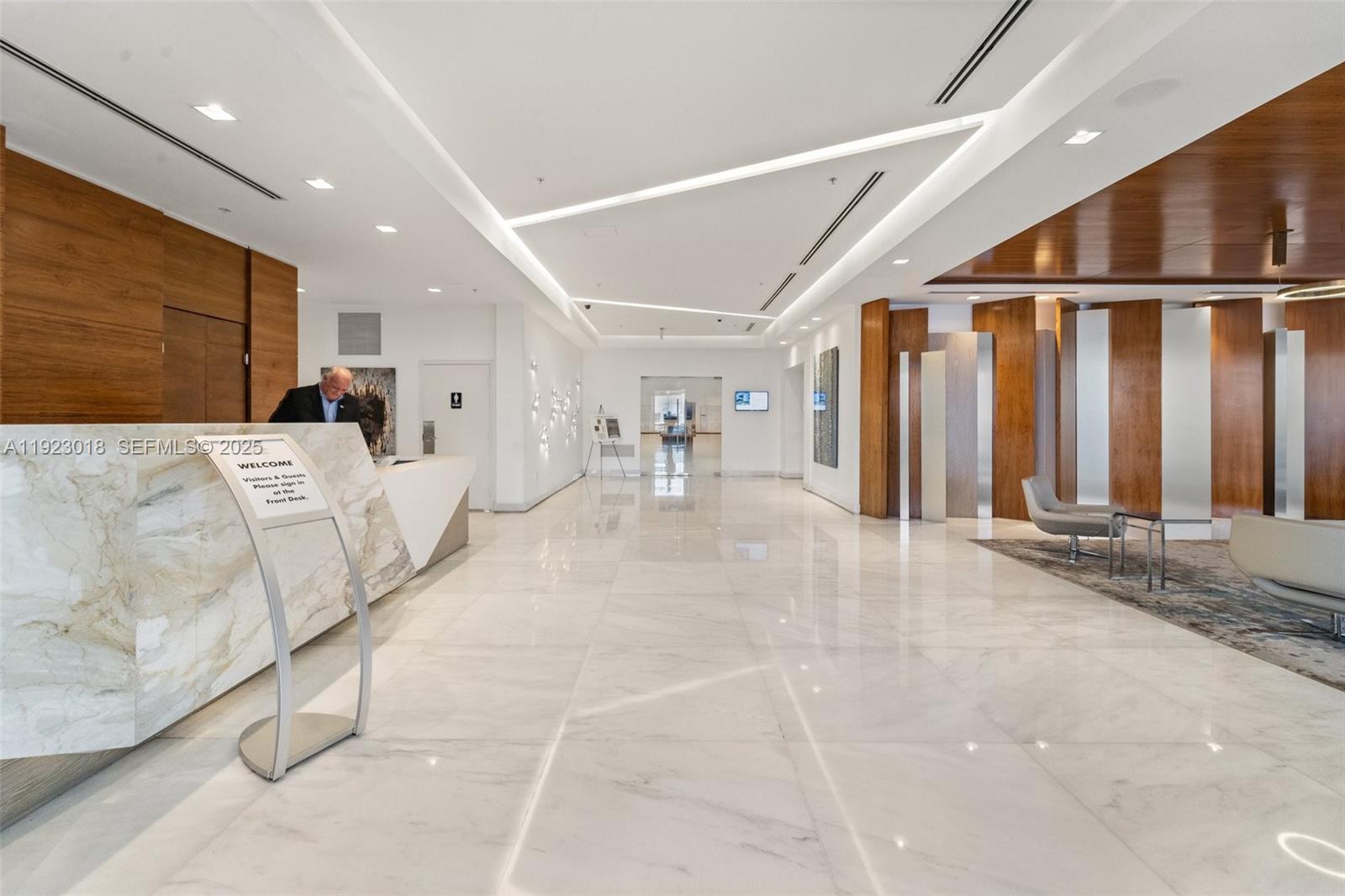 SUNSET HARBOUR NORTH COND - Residential