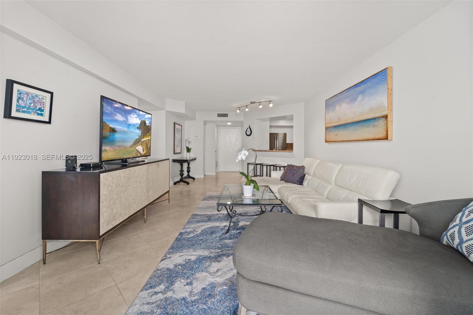 SUNSET HARBOUR NORTH COND - Residential