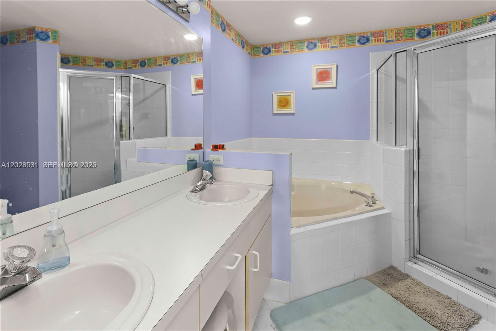 DORAL LANDINGS TOWNHOMES - Residential