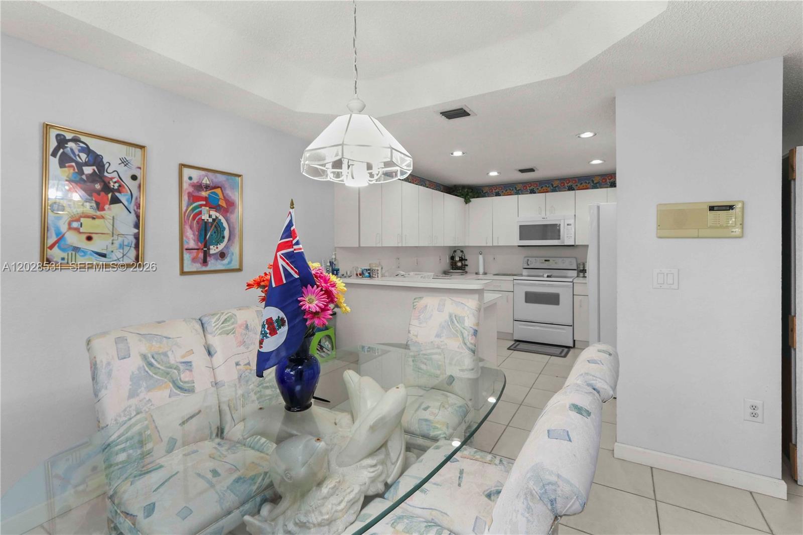 DORAL LANDINGS TOWNHOMES - Residential