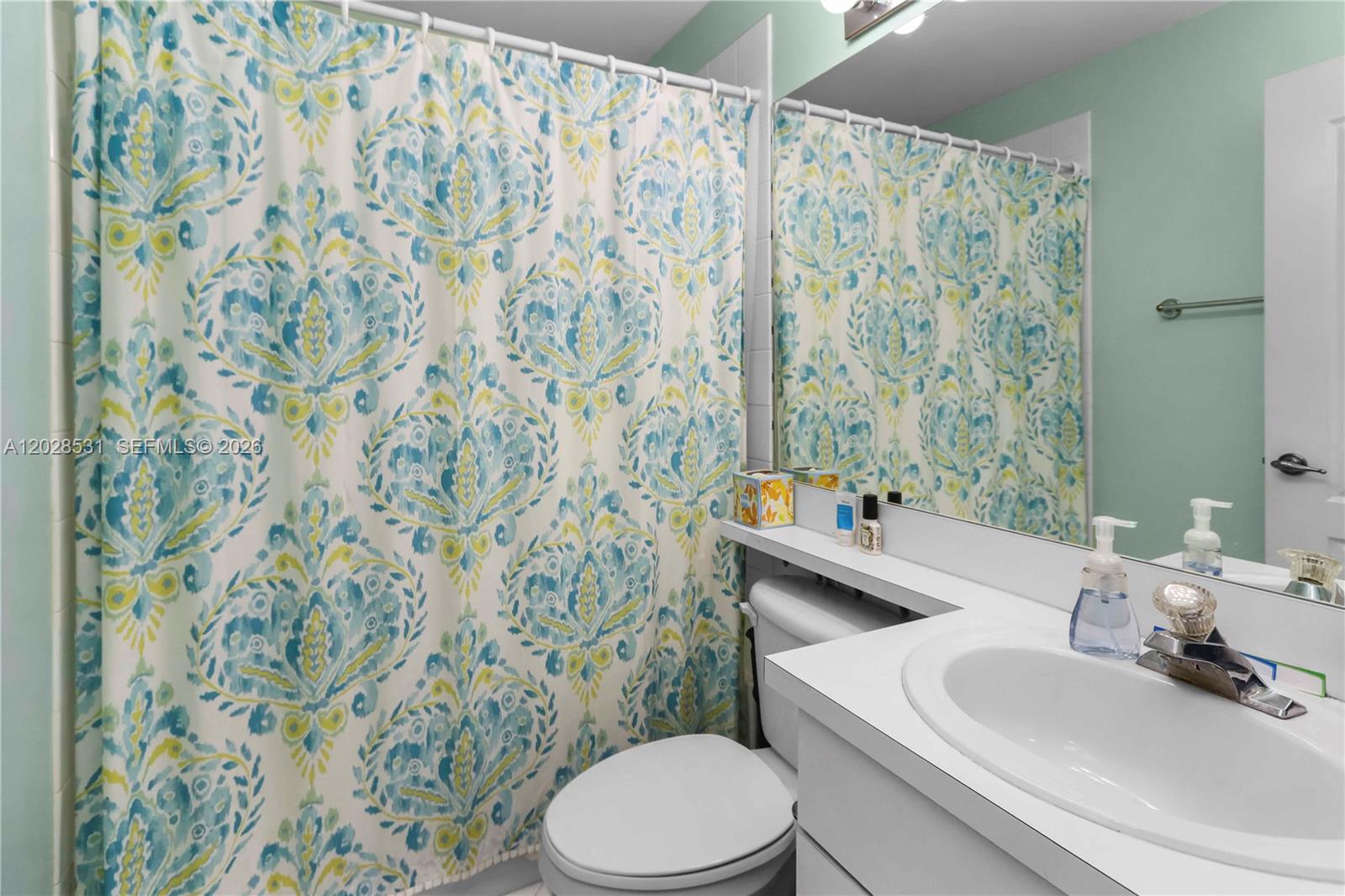 DORAL LANDINGS TOWNHOMES - Residential