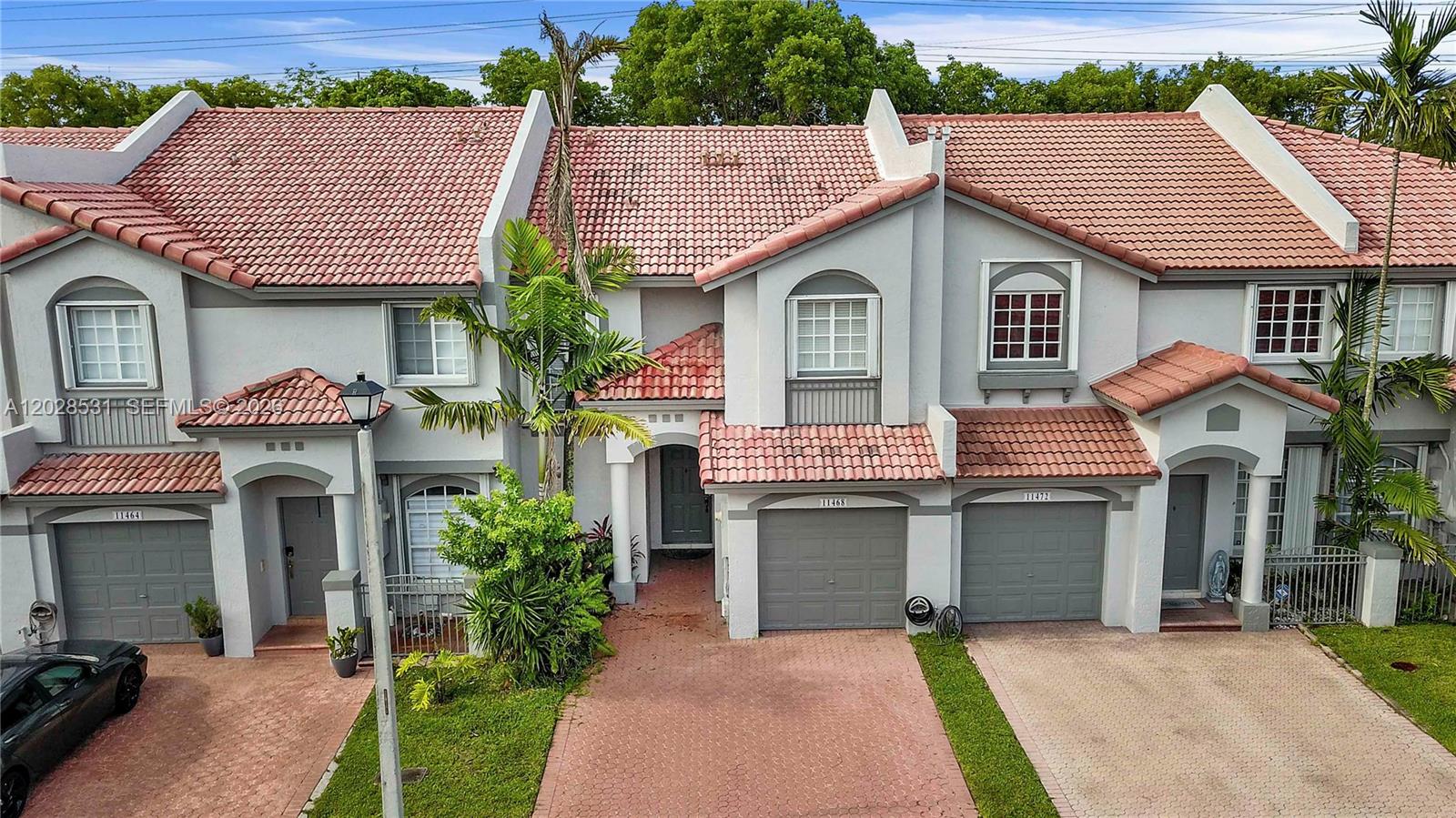 DORAL LANDINGS TOWNHOMES - Residential