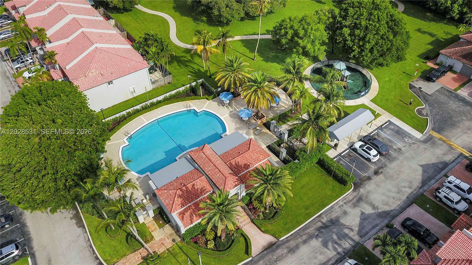 DORAL LANDINGS TOWNHOMES - Residential
