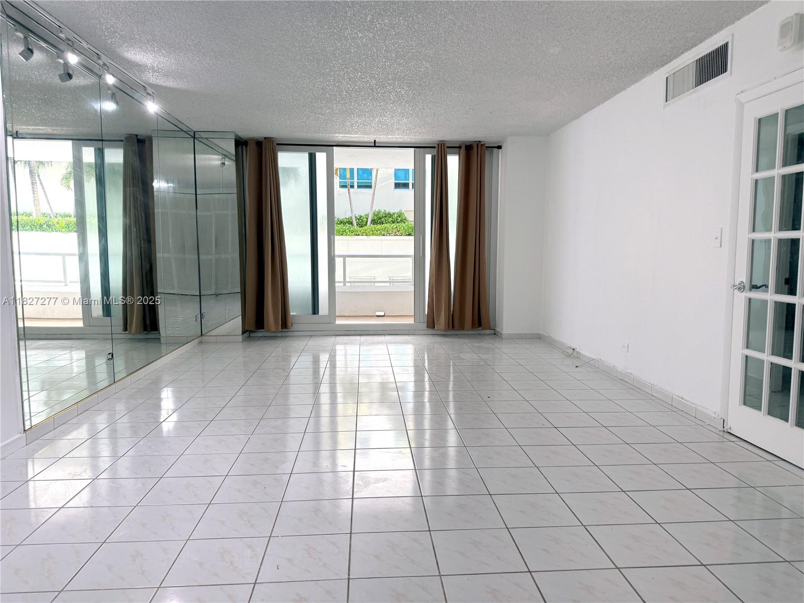 THE CARRIAGE CLUB NORTH C - Residential Lease