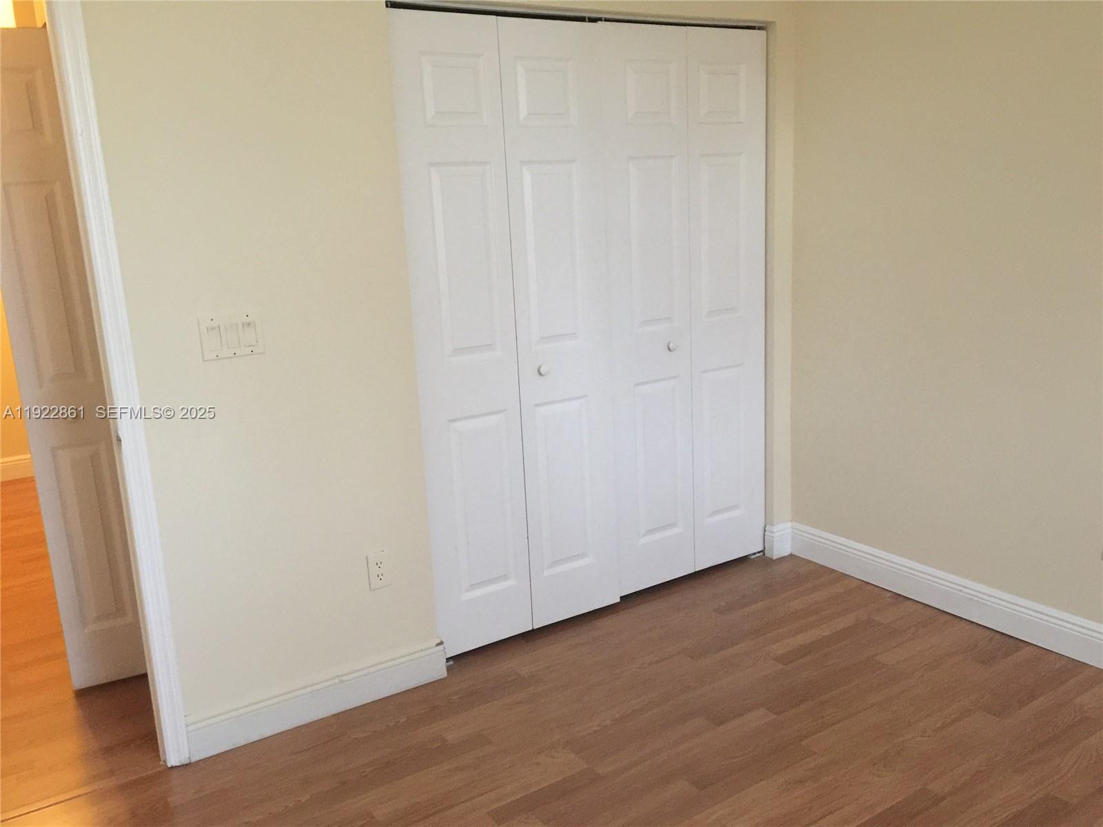 VILLAS AT HARBOR ISLES CO - Residential Lease