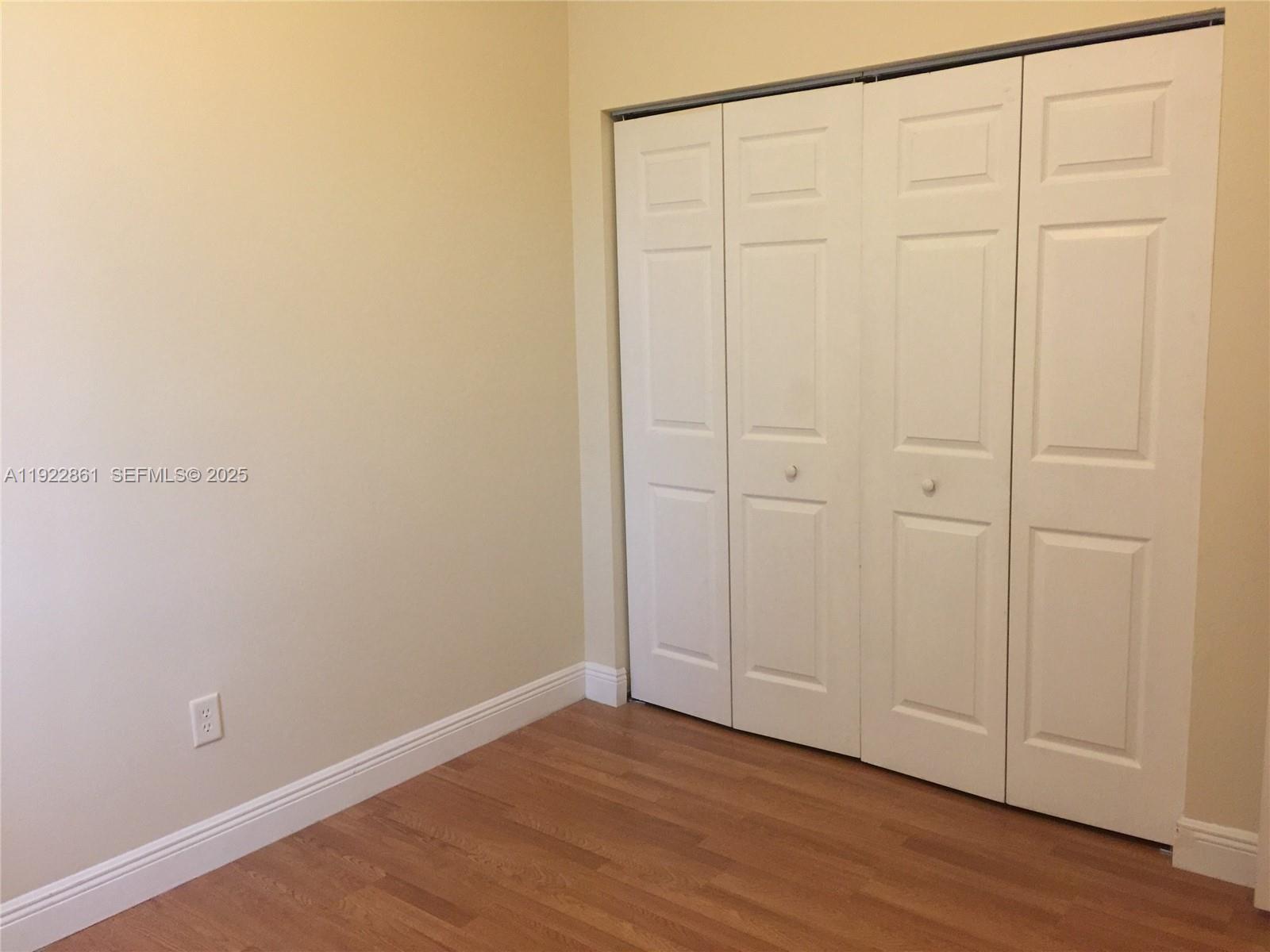 VILLAS AT HARBOR ISLES CO - Residential Lease