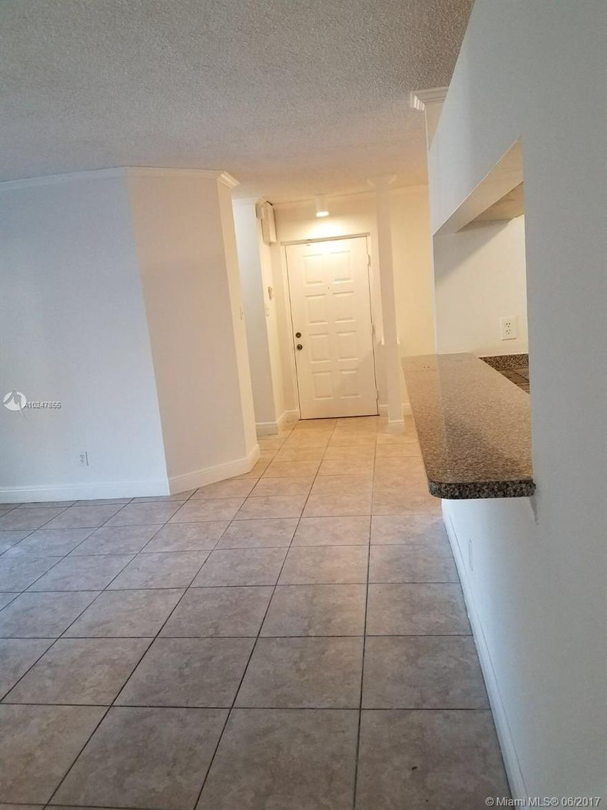 BEAUTIFUL APARTMENT READY TO MOVE IN, TILE THRU KITCHEN CABINETS NEW, PROPERTY ON A EXCELLENT CONDITION  3 BEDROOM 2 BATH  JUST LIKE NEW.