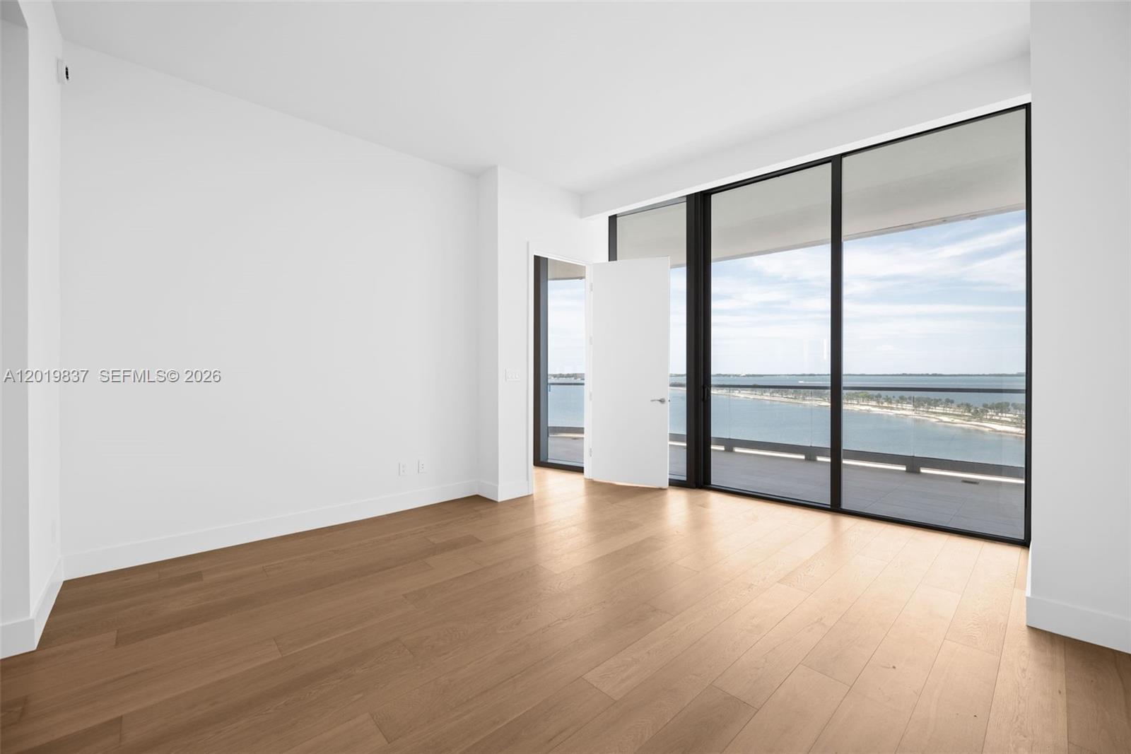 UNA RESIDENCES - Residential