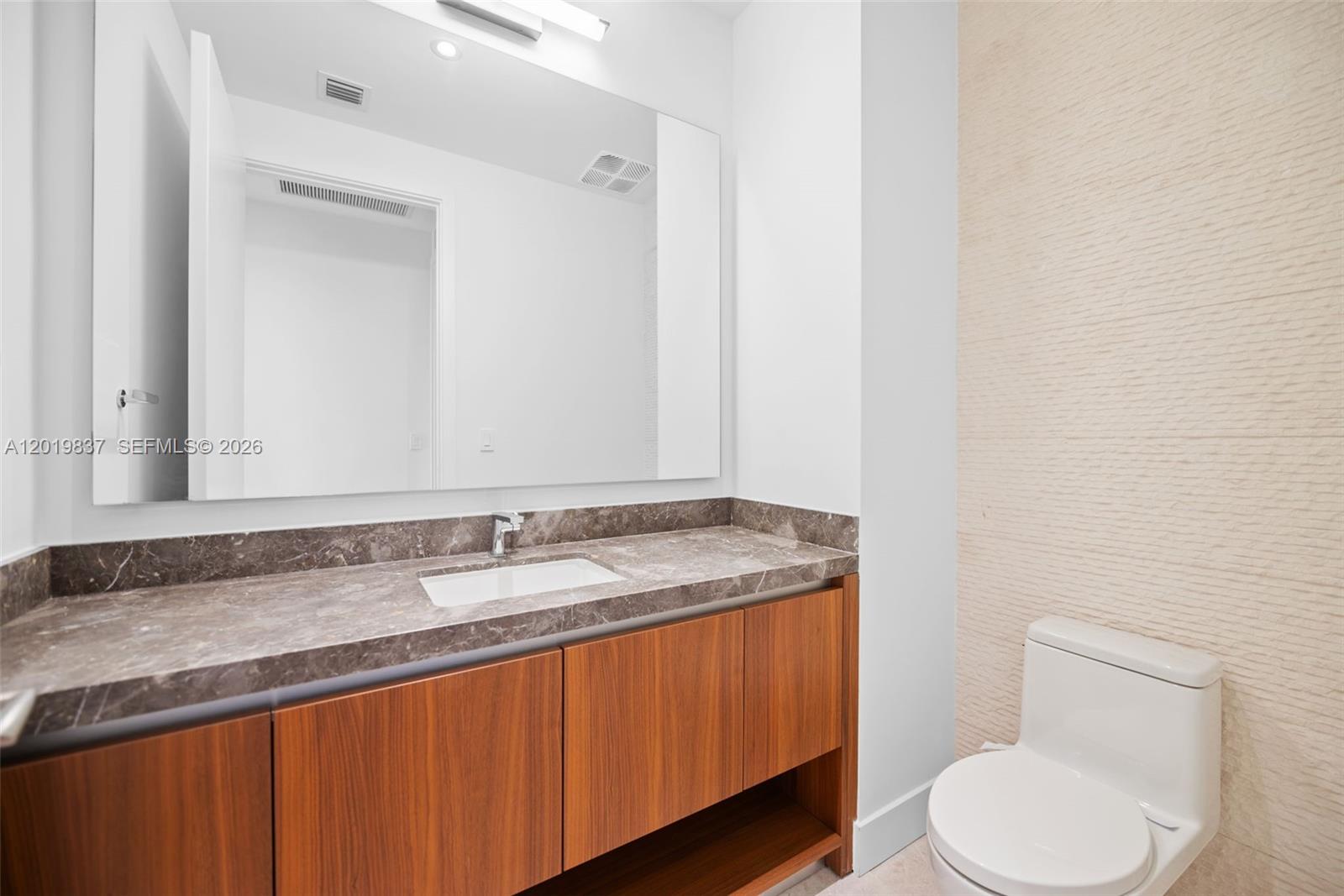 UNA RESIDENCES - Residential