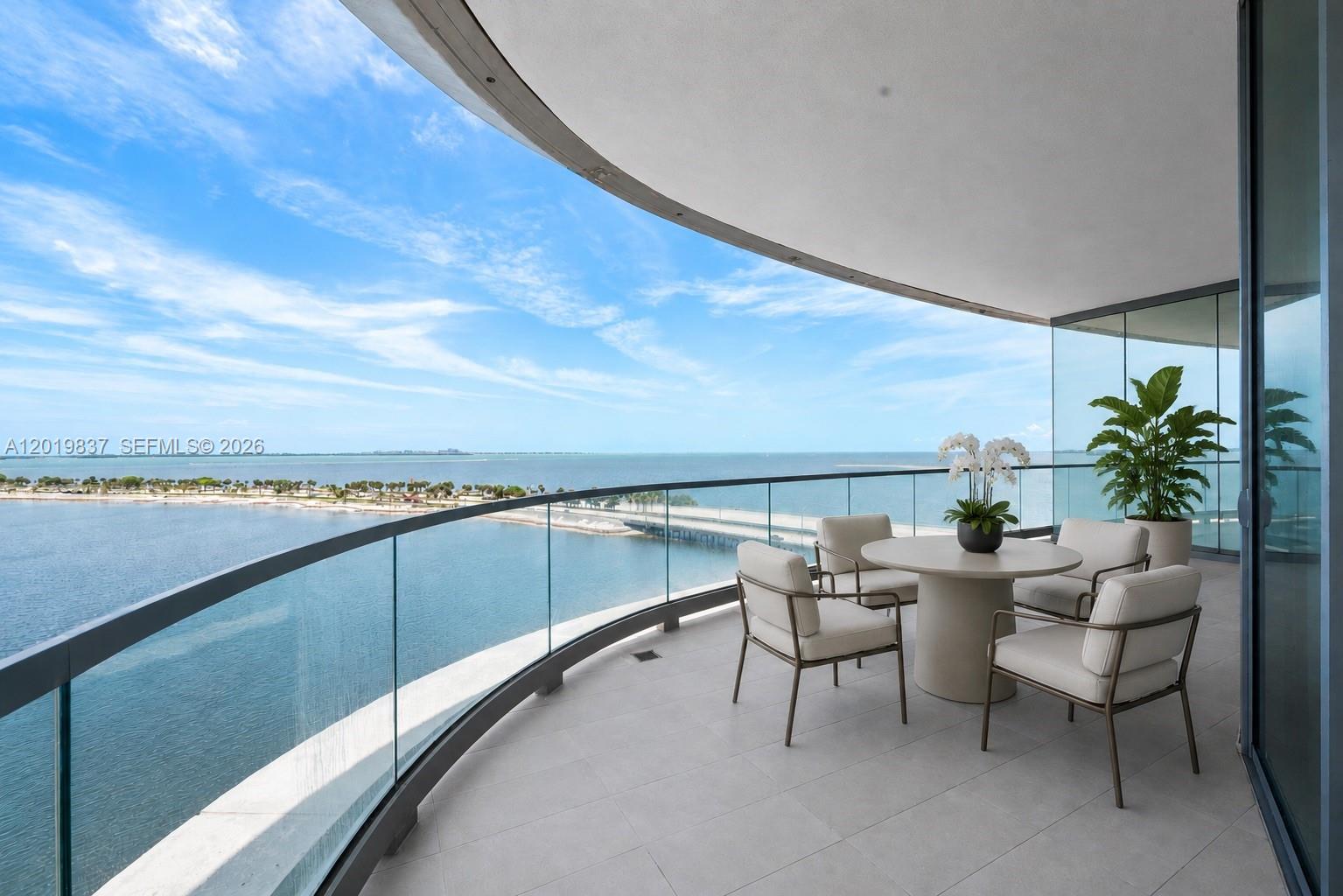 UNA RESIDENCES - Residential