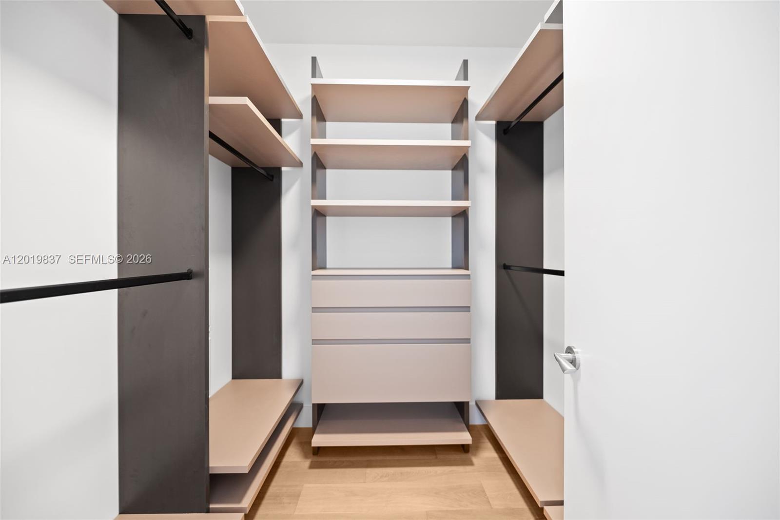 UNA RESIDENCES - Residential