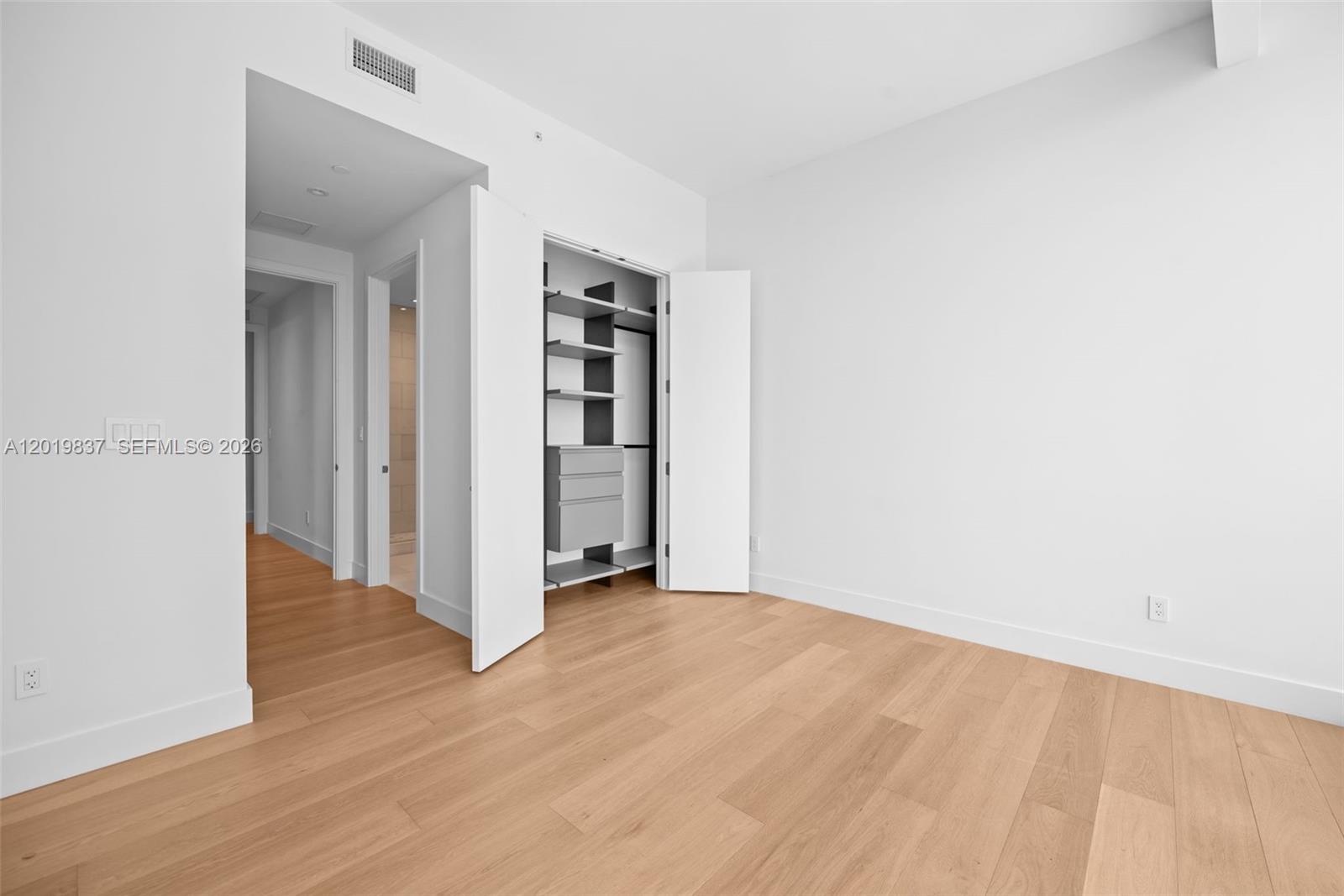 UNA RESIDENCES - Residential