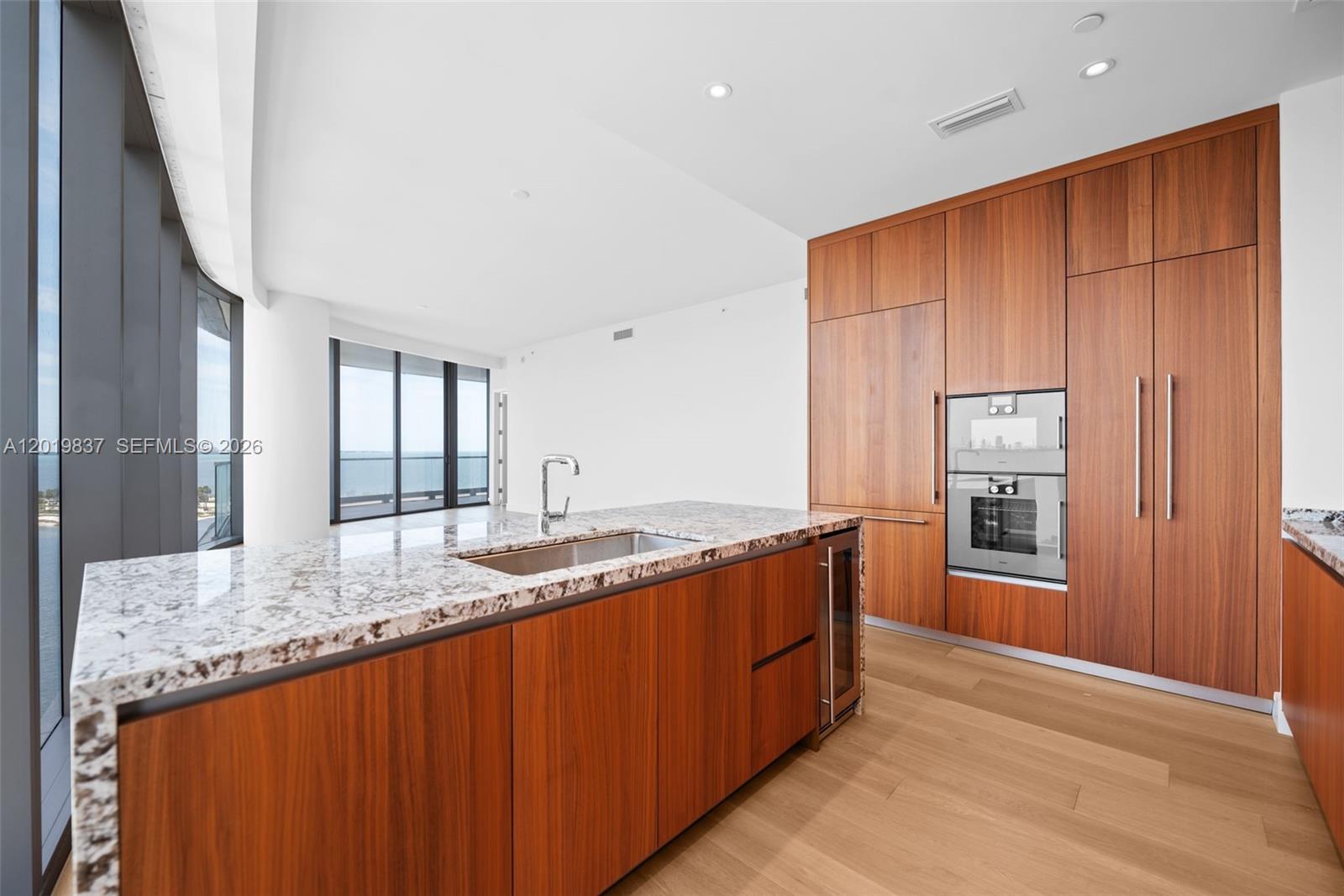 UNA RESIDENCES - Residential