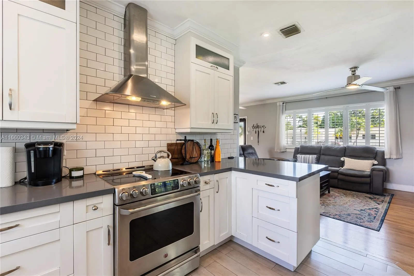 Miami, Florida 33165, United States, 3 Bedrooms Bedrooms, ,1 BathroomBathrooms,Residential,Pending,43523