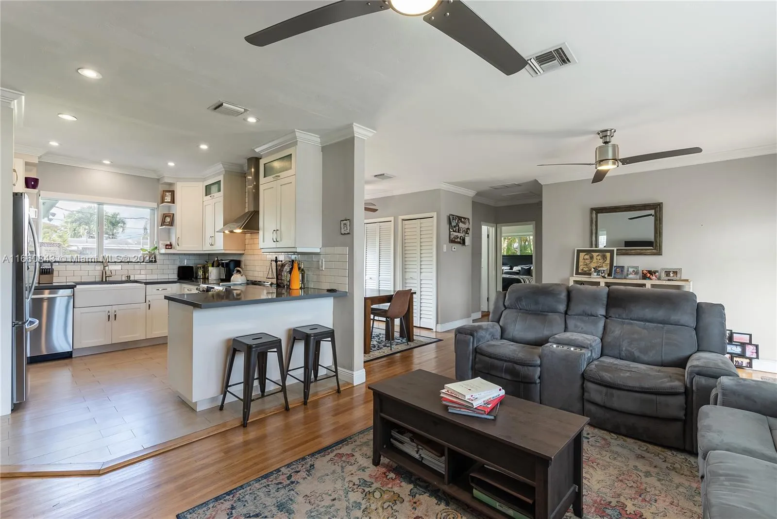 Miami, Florida 33165, United States, 3 Bedrooms Bedrooms, ,1 BathroomBathrooms,Residential,Pending,43523