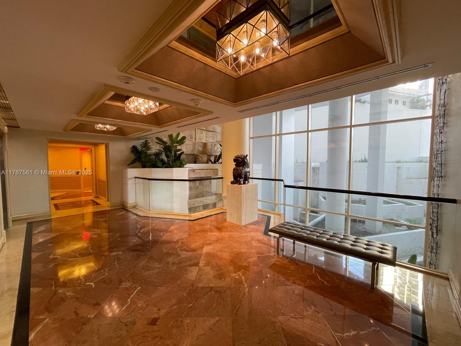 20281 E Country Club Dr 810