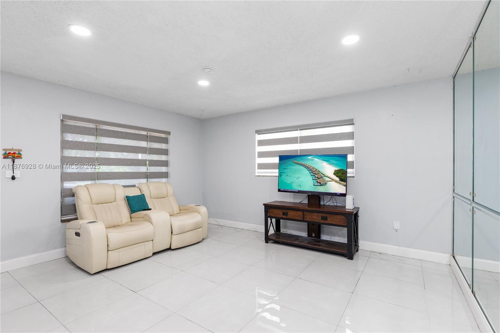 SCOTT LAKE MANOR SEC 3 - Residential