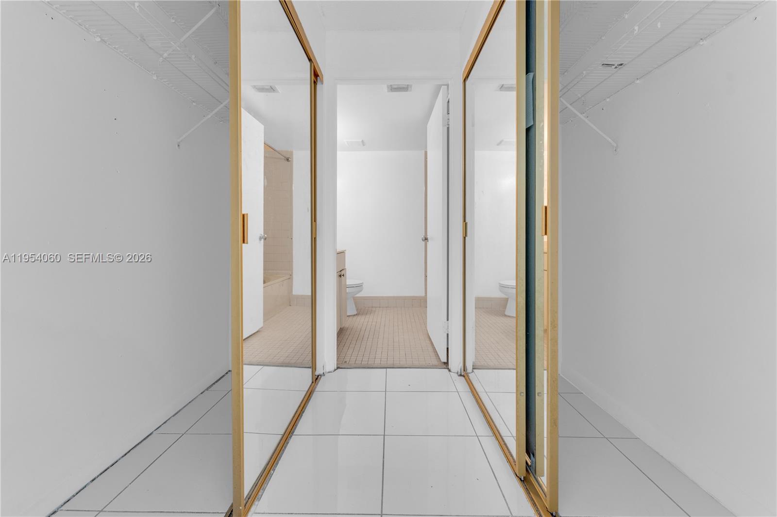 MISTY LAKE CONDO - Residential