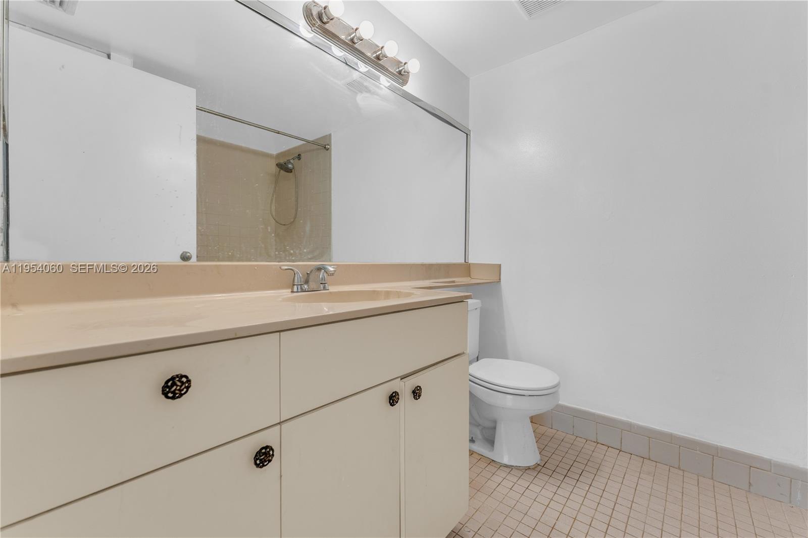 MISTY LAKE CONDO - Residential