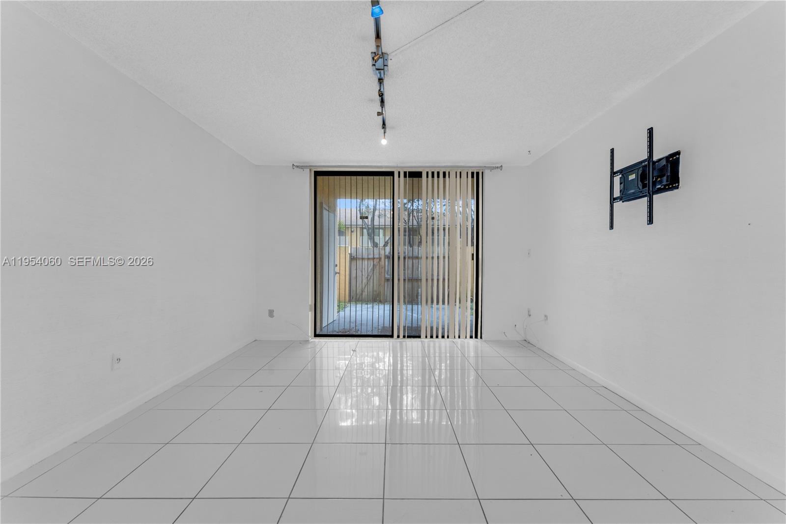 MISTY LAKE CONDO - Residential