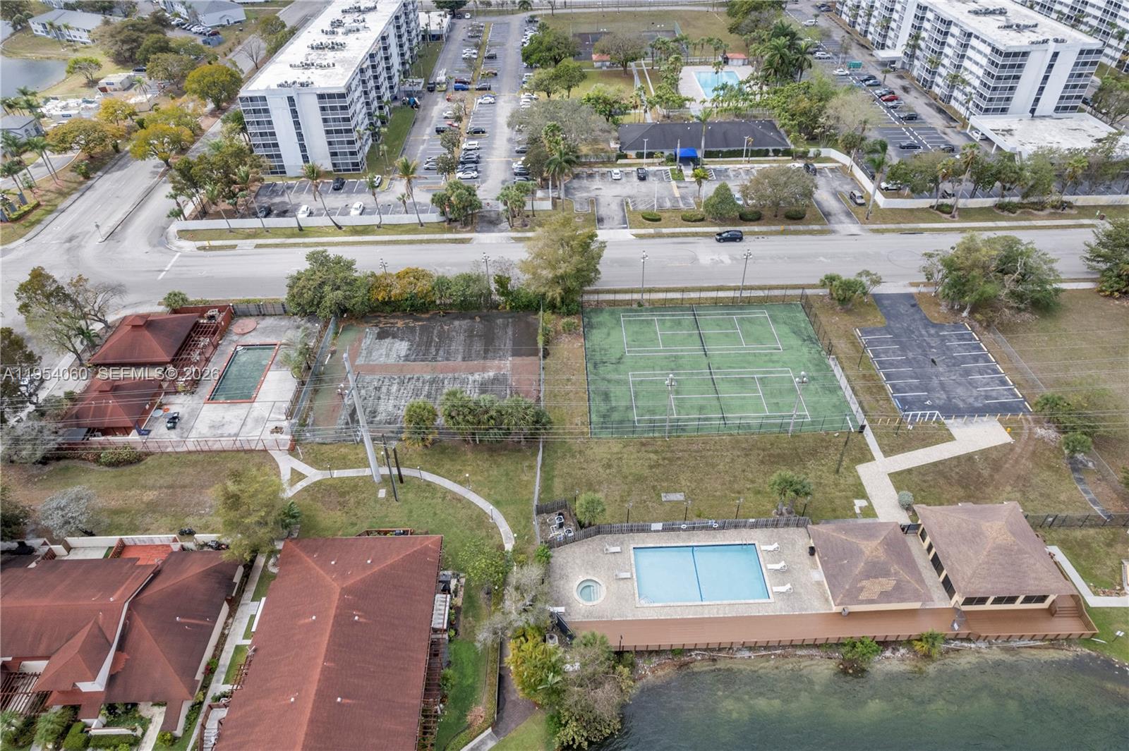 MISTY LAKE CONDO - Residential