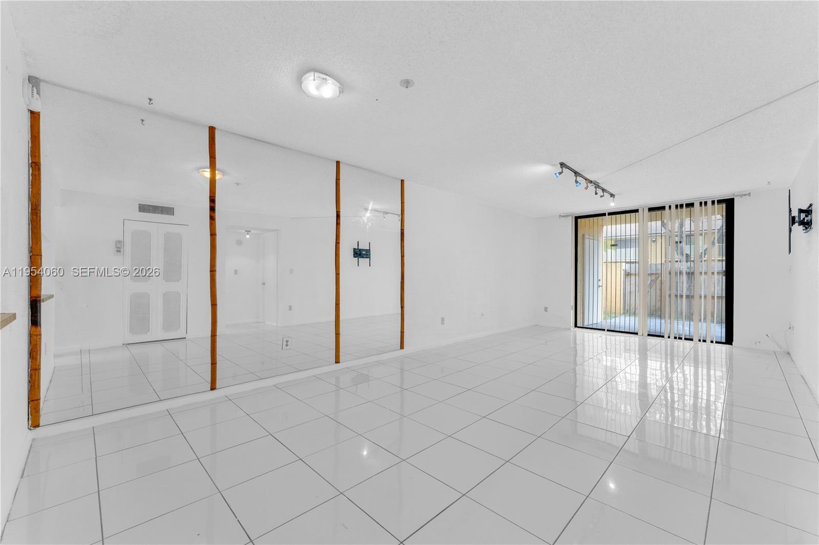 MISTY LAKE CONDO - Residential