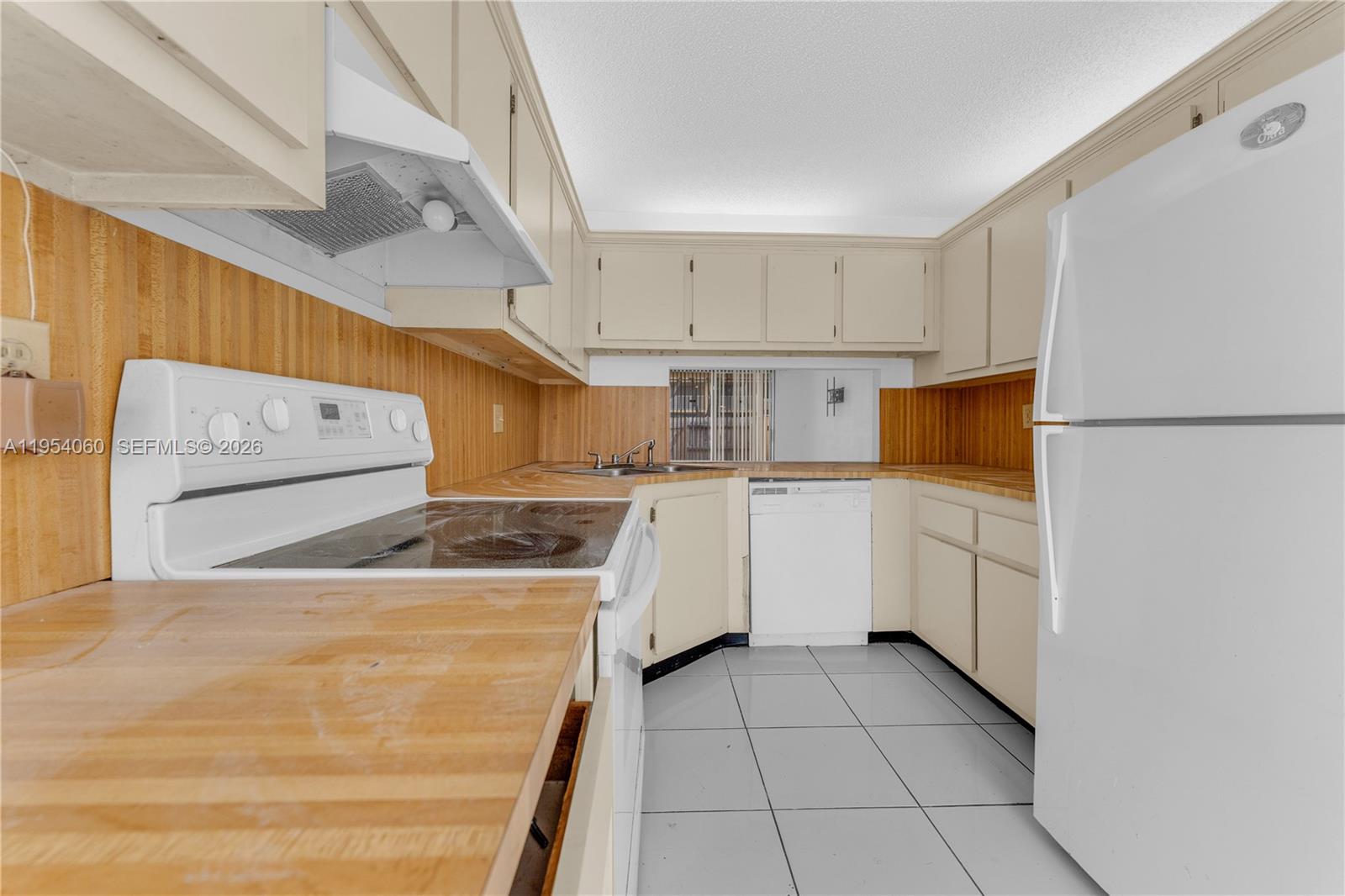 MISTY LAKE CONDO - Residential