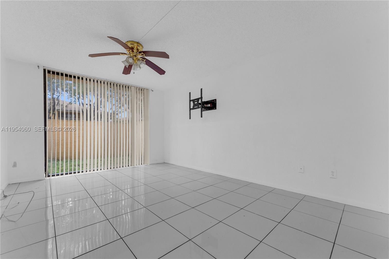 MISTY LAKE CONDO - Residential