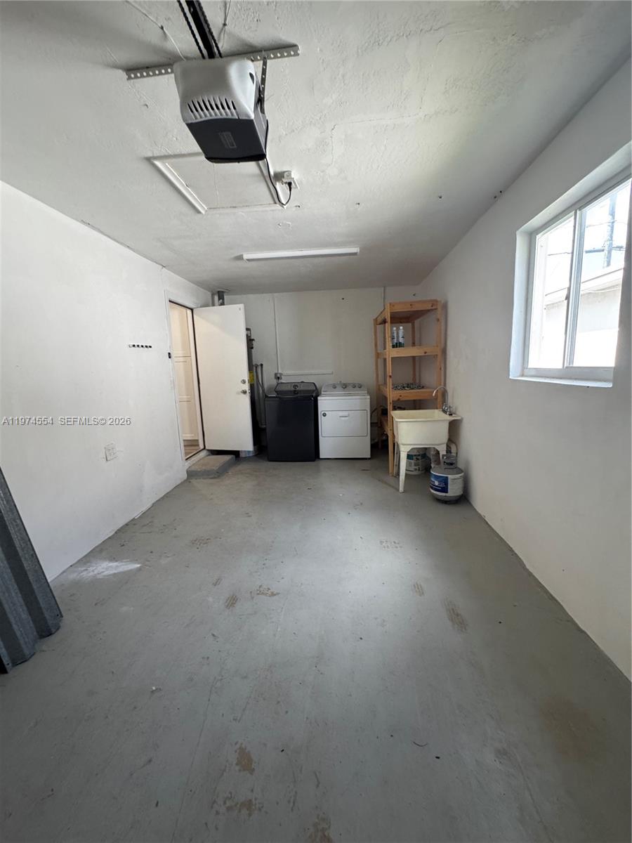 GOLD KEY VILLAS - Residential Lease