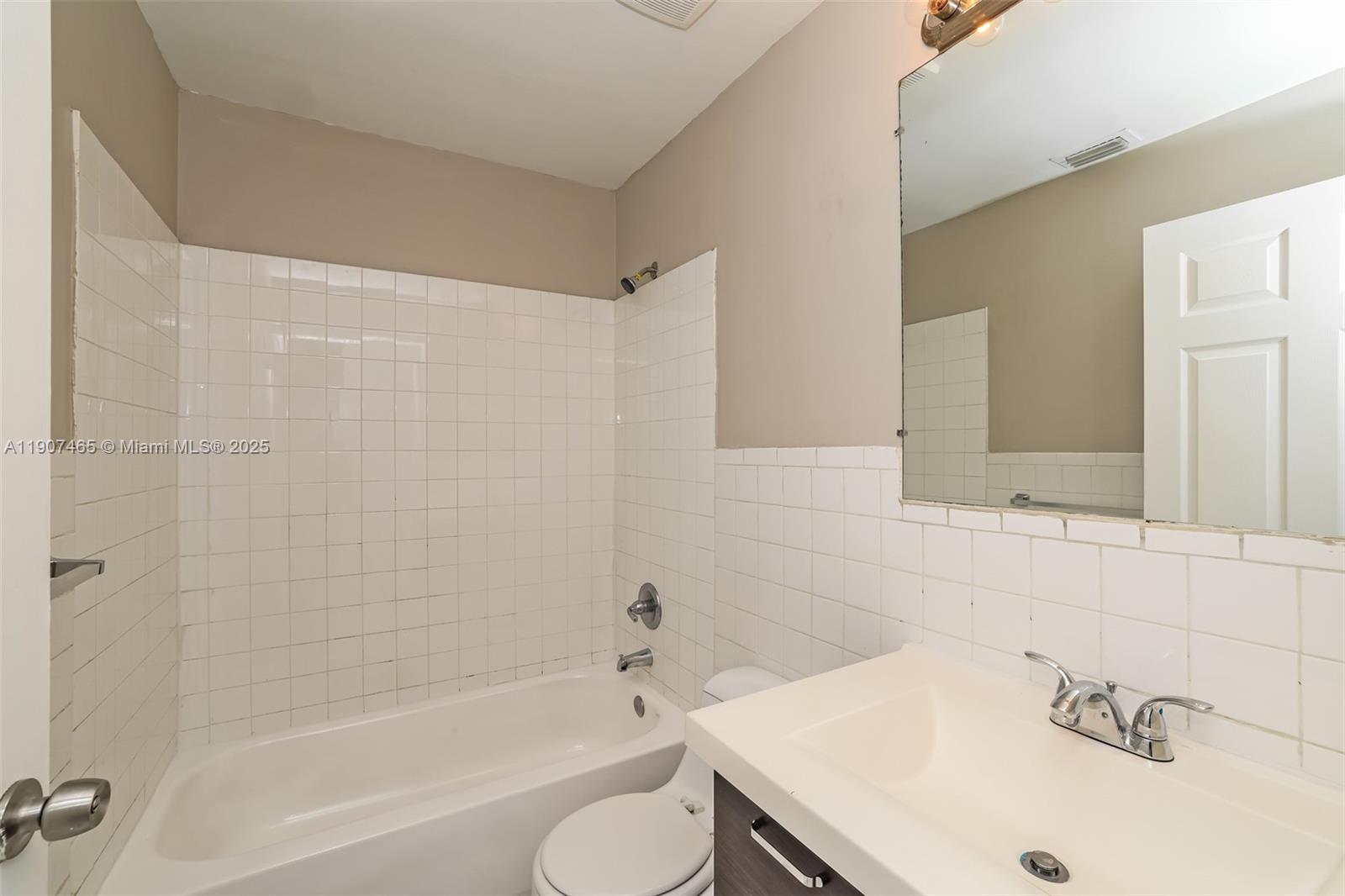 LANTANA HOMES 5 - Residential Lease